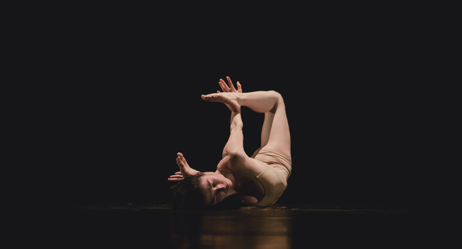 Performance Introspection de Lise Pauton - Galerie Les filles du calvaire