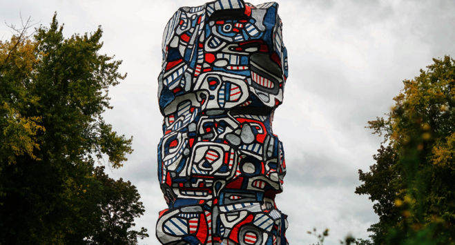 Jean Dubuffet et la Tour aux figures - Musée Français de la  Carte à Jouer