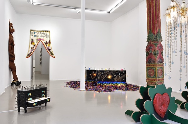 Galerie suzanne tarasieve exposition 12 1 medium
